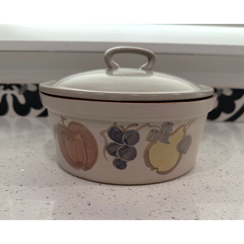 Vintage CHATHAM POTTERS Country Harvest CASSEROLE Bowl Stoneware RARE 1960's